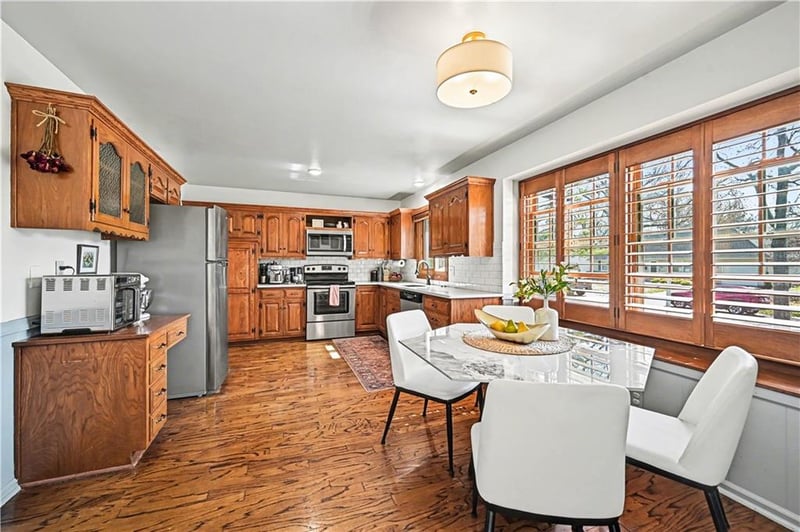 7808 95th Ter, Overland Park, KS 66212