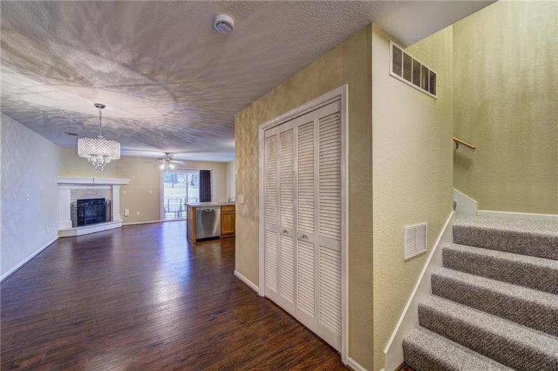 3 94th Ct, Kansas City, MO 64155