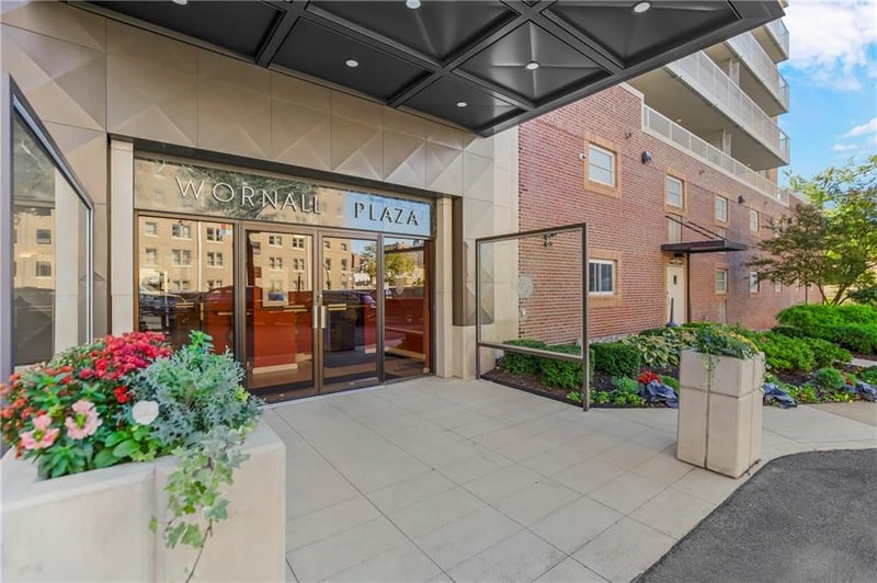 310 49th St #303, Kansas City, MO 64112