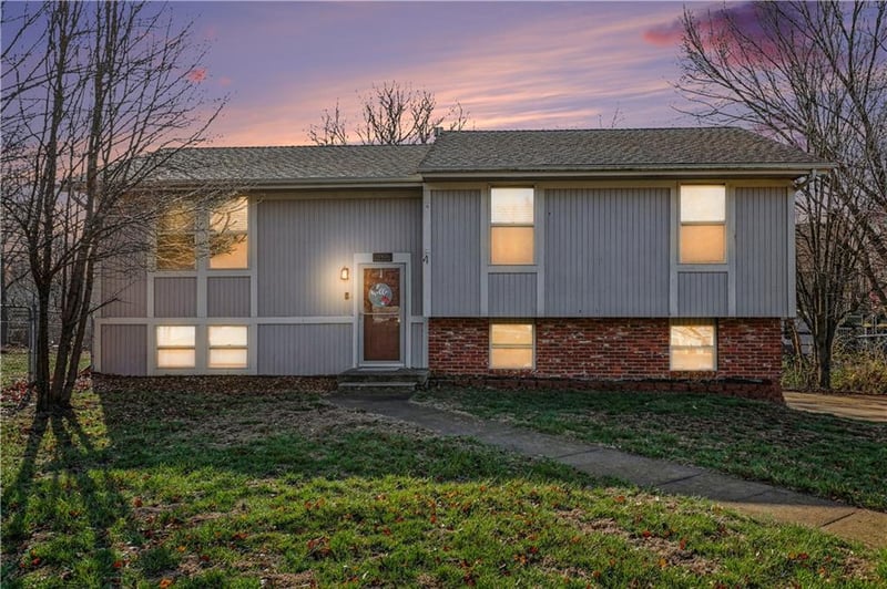 10425 Baltimore Ave, Kansas City, MO 64155