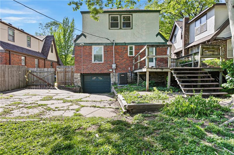 6811 Oak St, Kansas City, MO 64113
