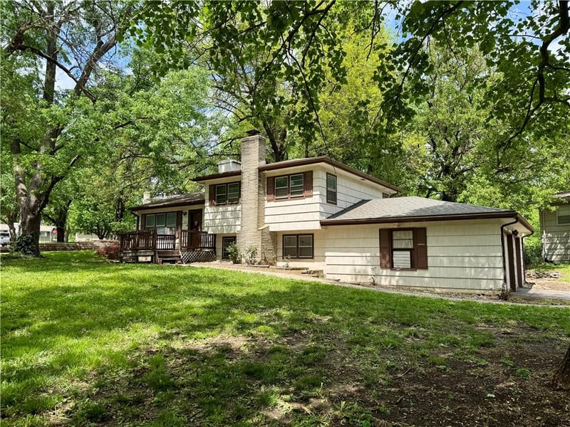 7311 Stearns St, Shawnee, KS 66203