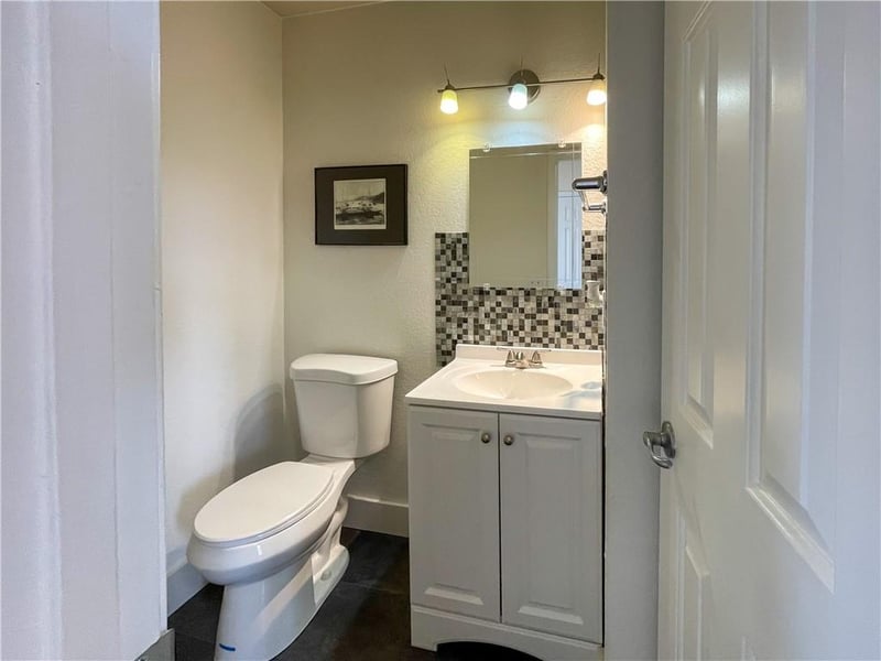 1532B Legend Trail Dr, Lawrence, KS 66047