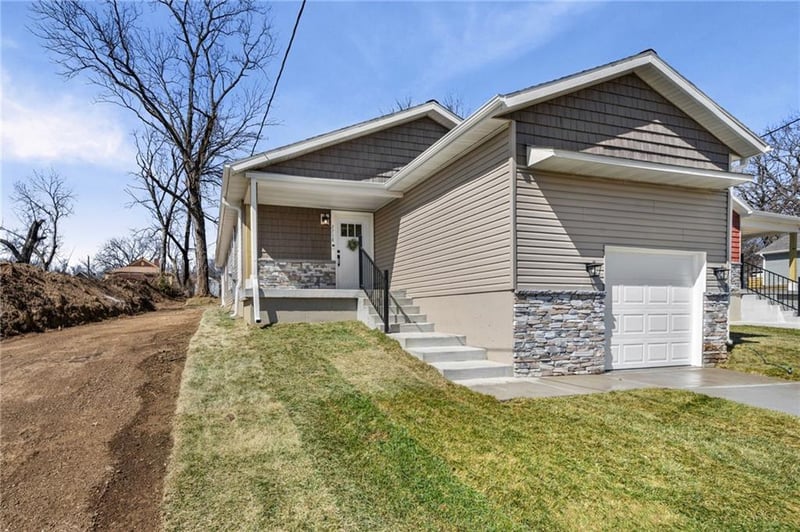 2718 21st Pl, Kansas City, KS 66104