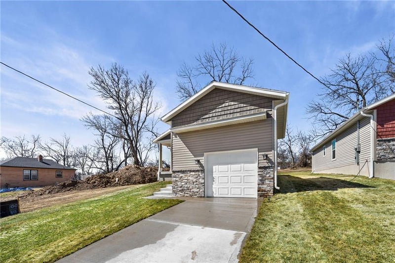 2718 21st Pl, Kansas City, KS 66104