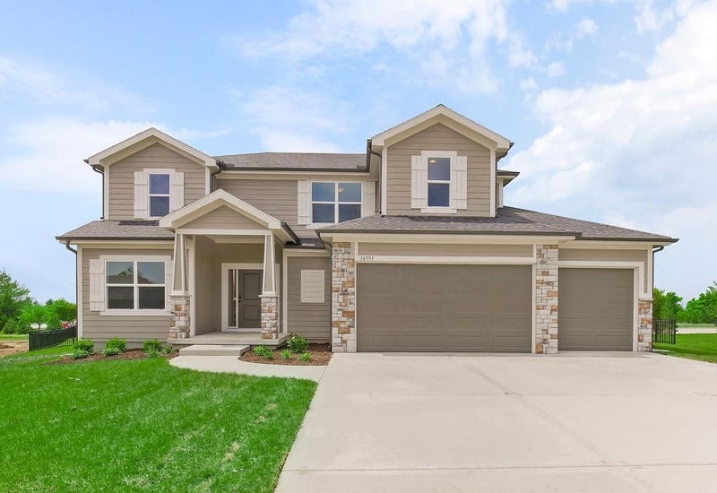 17221 164th Ter, Olathe, KS 66062