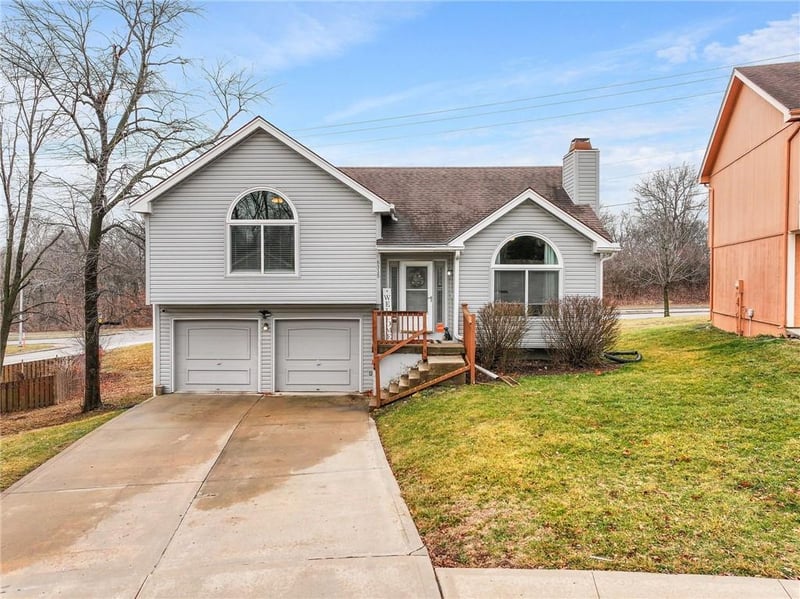 6315 48th Ct, Kansas City, MO 64119