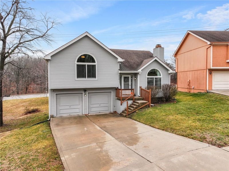 6315 48th Ct, Kansas City, MO 64119