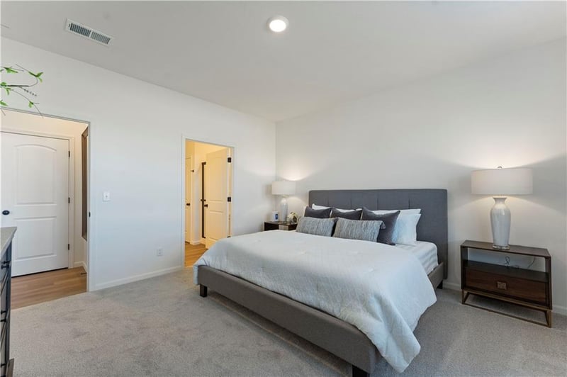 12429 Aspen Ln, Lee's Summit, MO 64086