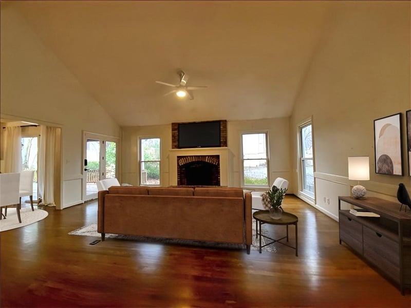 10631 109th St, Overland Park, KS 66210