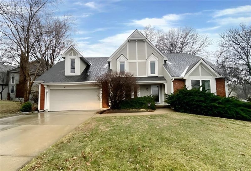 10631 109th St, Overland Park, KS 66210