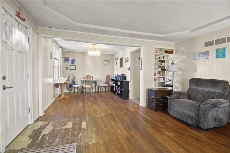 603 Myrtle St, Independence, MO 64055