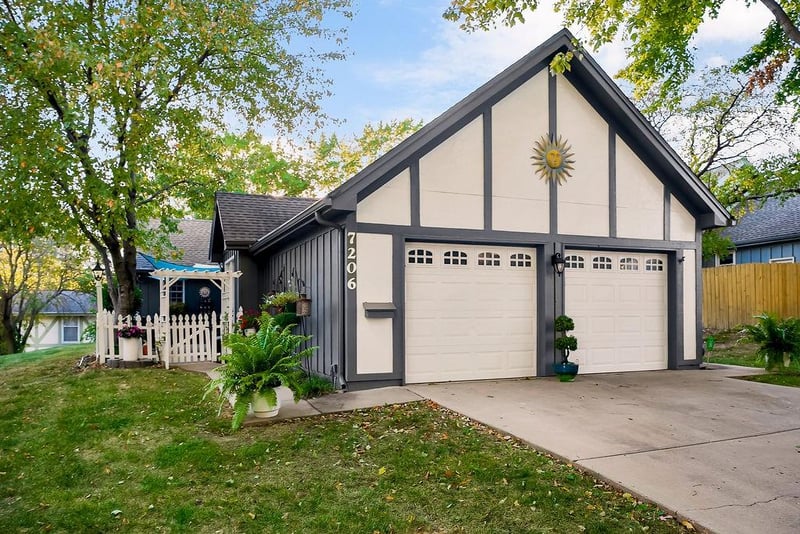 7206 Mastin St, Merriam, KS 66203