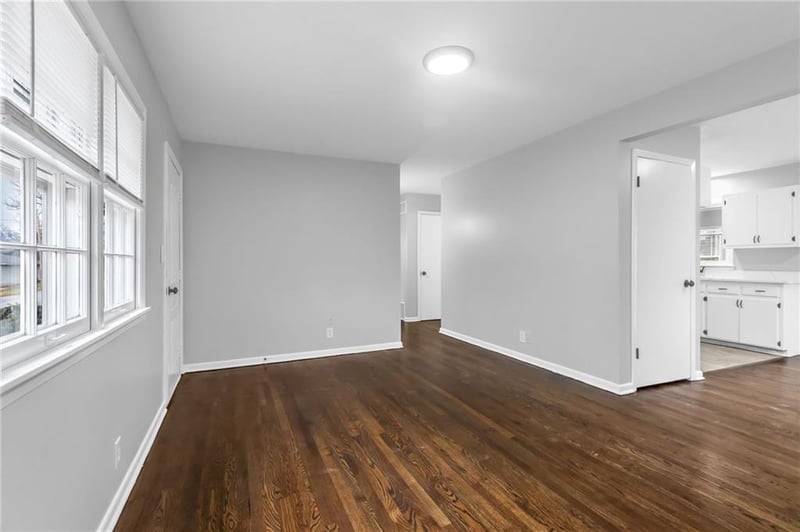 819 Main St, Liberty, MO 64068
