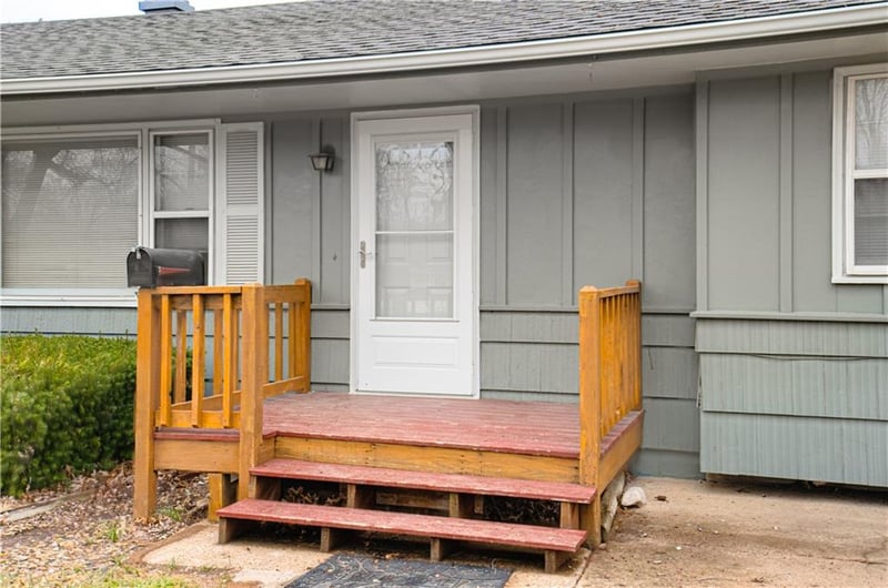 8413 Kentucky Ave, Raytown, MO 64138
