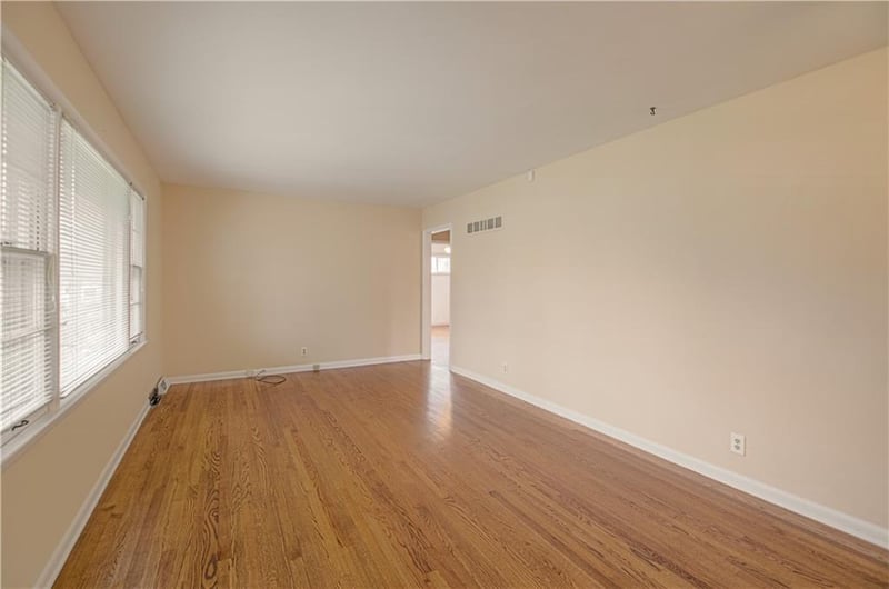 8413 Kentucky Ave, Raytown, MO 64138