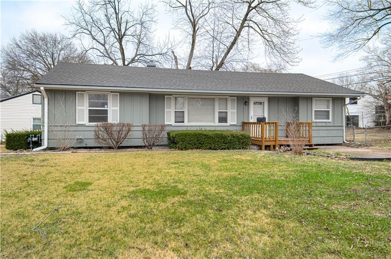 8413 Kentucky Ave, Raytown, MO 64138