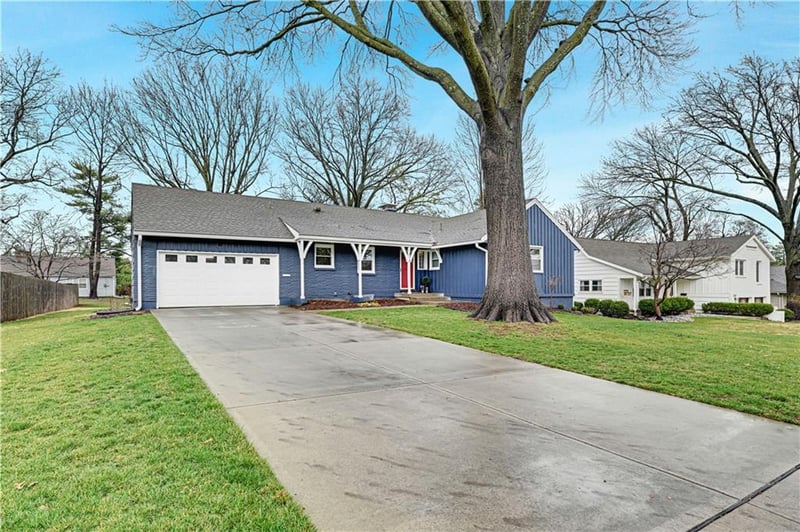 5814 84th Ter, Overland Park, KS 66207