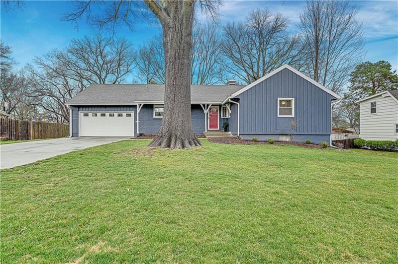 5814 84th Ter, Overland Park, KS 66207