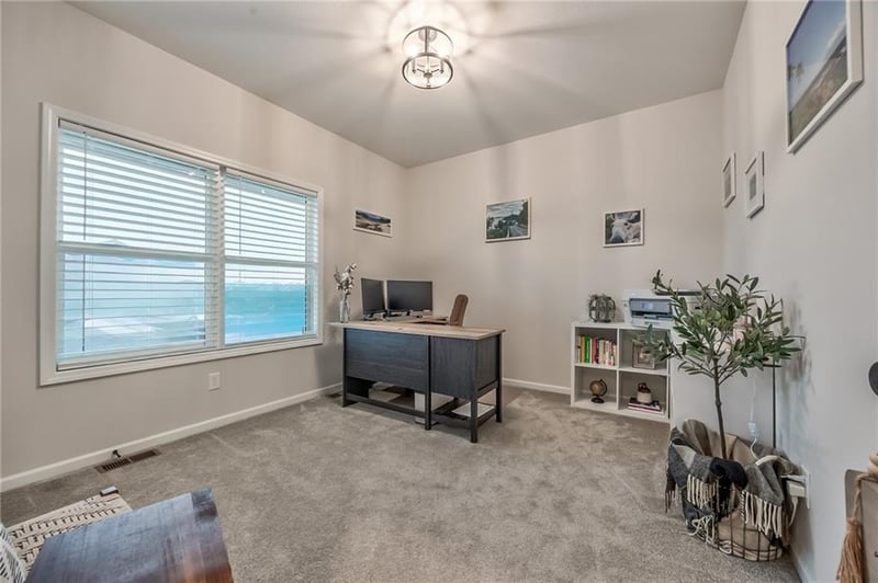 1684 163rd St, Basehor, KS 66007