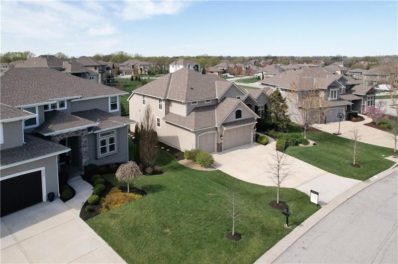 9519 151st Ter, Overland Park, KS 66221