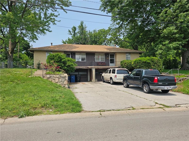 524 Walnut St, Independence, MO 64050