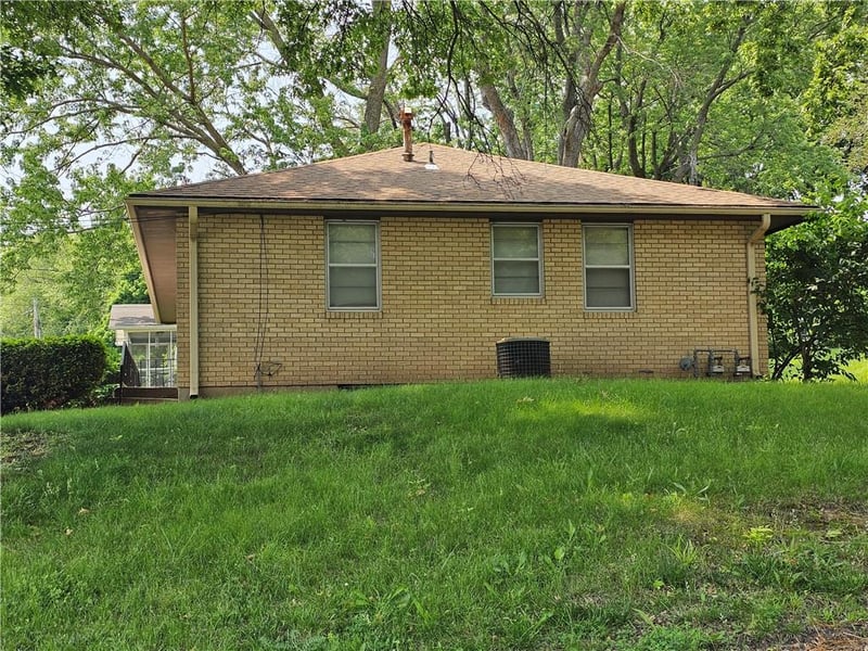 524 Walnut St, Independence, MO 64050
