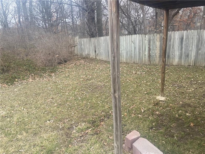 6900 Sobbie Rd, Pleasant Valley, MO 64068