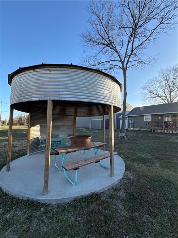 106 S Preston St, Kincaid, KS 66039