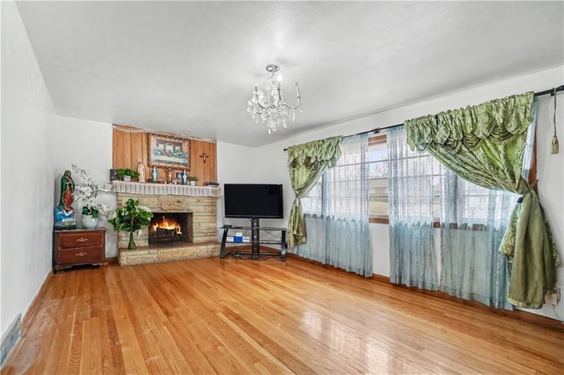 8225 Wood Ave, Kansas City, KS 66112