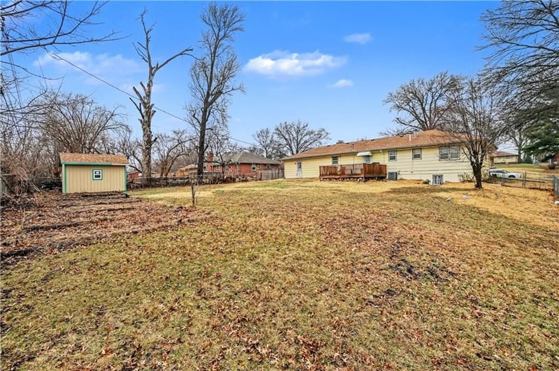 8225 Wood Ave, Kansas City, KS 66112