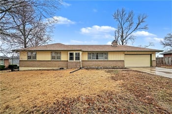 8225 Wood Ave, Kansas City, KS 66112