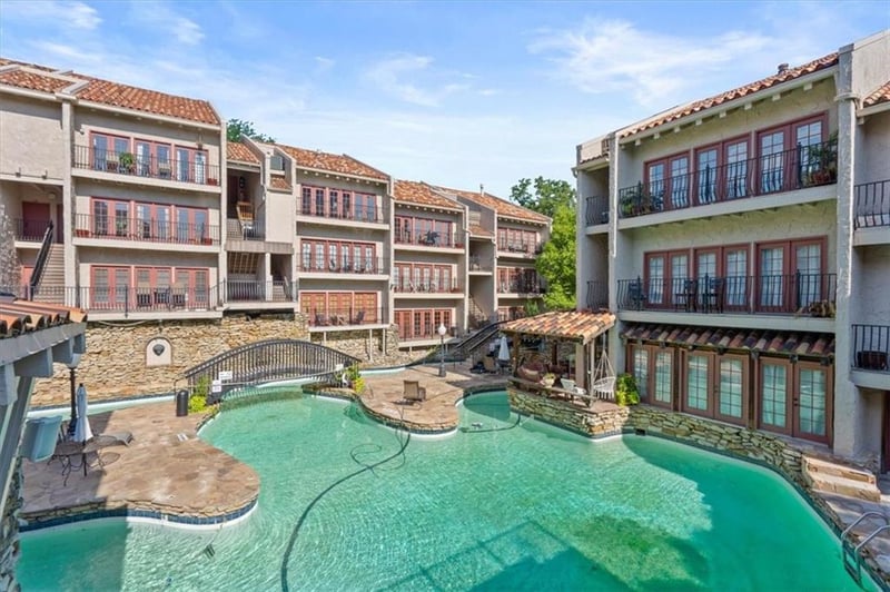 1111 46th St #12, Kansas City, MO 64112