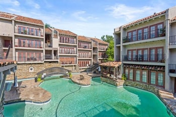 1111 46th St #12, Kansas City, MO 64112