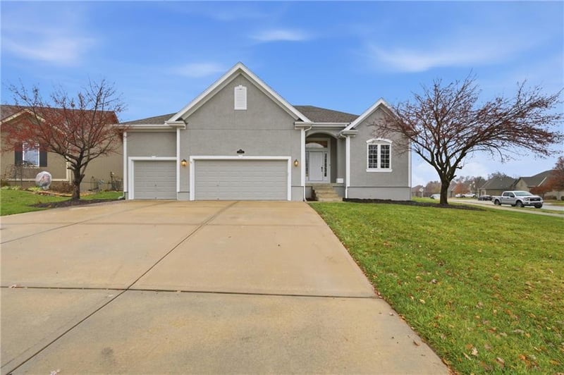 14650 Glen Eyrie St, Olathe, KS 66061