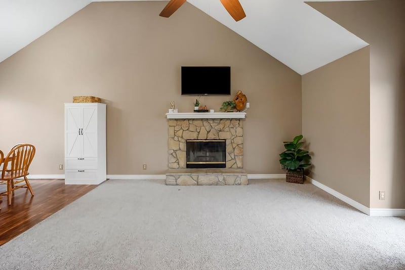 16131 Matt Ct, Olathe, KS 66062