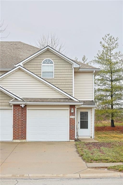 911 SW Peach Tree Ln, Blue Springs, MO 64064