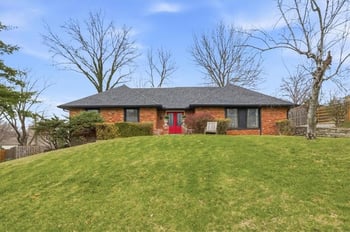 3012 NW 55th St, Kansas City, MO 64152