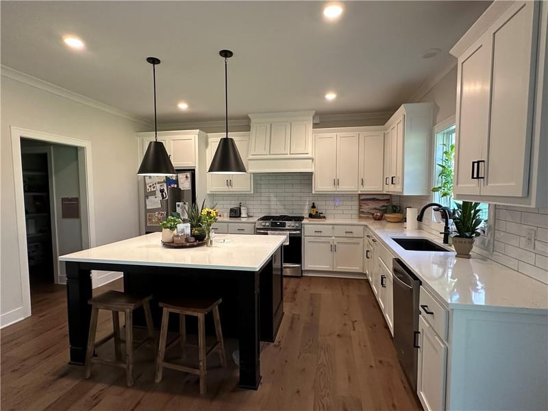 3117 Arbor Tree Dr, Lee's Summit, MO 64082