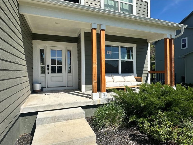 3117 Arbor Tree Dr, Lee's Summit, MO 64082