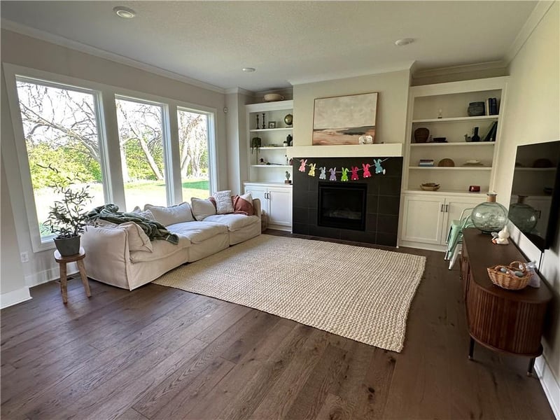 3117 Arbor Tree Dr, Lee's Summit, MO 64082