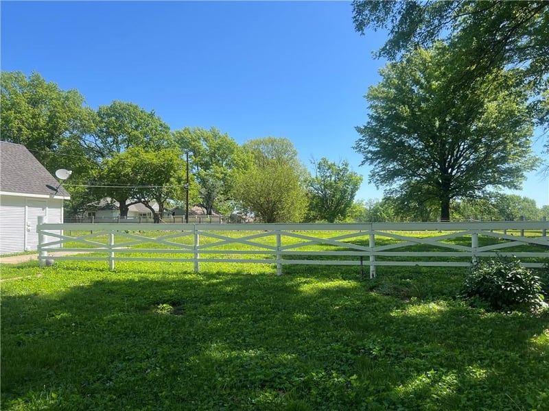4507 Blue Ridge Blvd, Kansas City, MO 64133