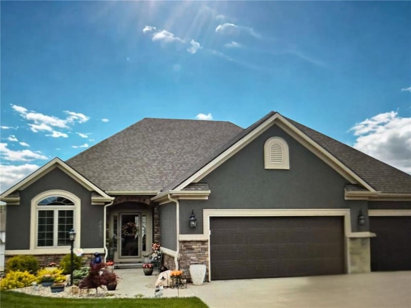 4600 Greystone Dr, St Joseph, MO 64505