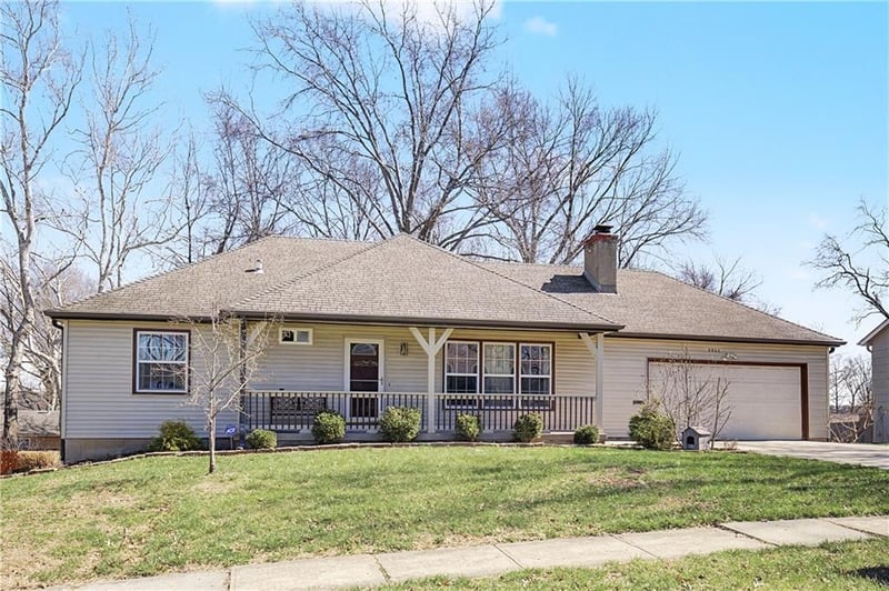 9923 Tracy Ave, Kansas City, MO 64131