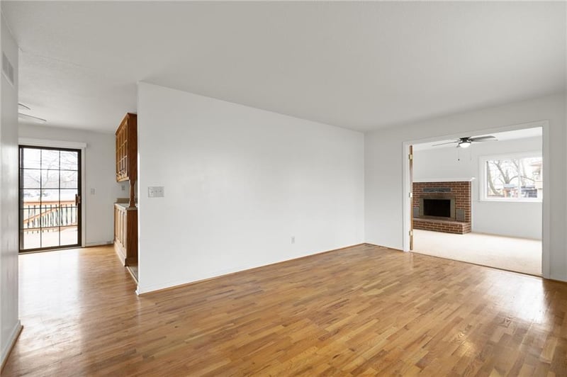 302 Knoll Dr, Warrensburg, MO 64093