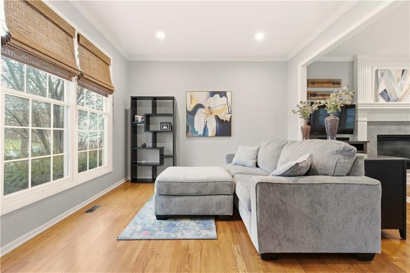 13836 Bradshaw St, Overland Park, KS 66221