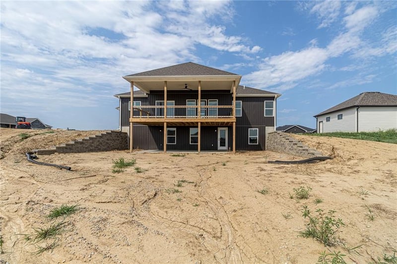 4700 Woodland Shores Ct, St Joseph, MO 64505