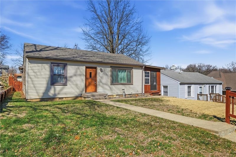 1307 Santa Fe St, Atchison, KS 66002
