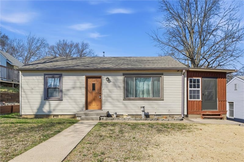 1307 Santa Fe St, Atchison, KS 66002