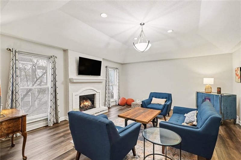 8721 Riggs Ln, Overland Park, KS 66212